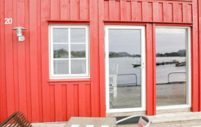 3 Bedroom Cozy Home In Sjernarøy